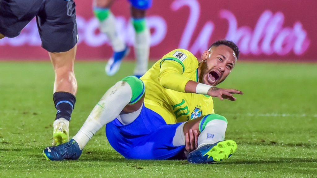 Lesão de Neymar: “Terapia celular pode ajudar a acelerar a sua recuperação”, afirma especialista
